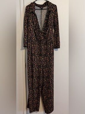 torrid Black Floral V-Neck 3/4 Sleeve Jumpsuit